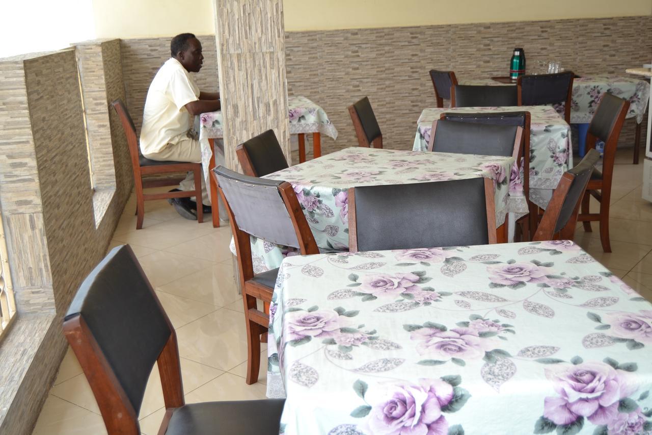 Barcelona Lodge Bagamoyo Esterno foto